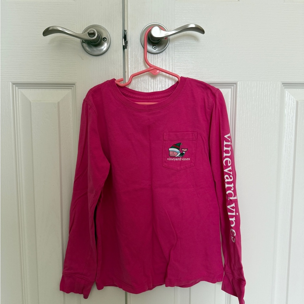 Vineyard vines, girls shirt size small 7–8. Christmas shirt.